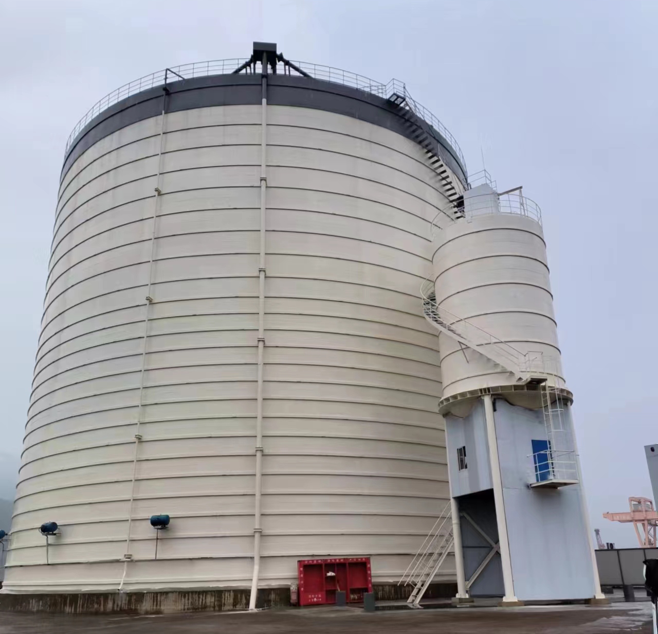 东英镇10万吨水泥钢板库